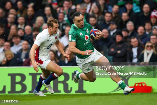 James Lowe of Ireland scores his sides first try during the Six Nations Rugby match between England and Ireland at Twickenham Stadium on March 12,...