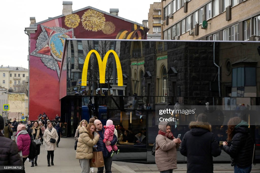RUSSIA-UKRAINE-CONFLICT-MCDONALD'S
