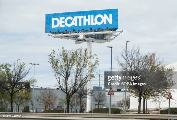 297 Decathlon Store Stock Photos, High-Res Pictures, and Images - Getty  Images
