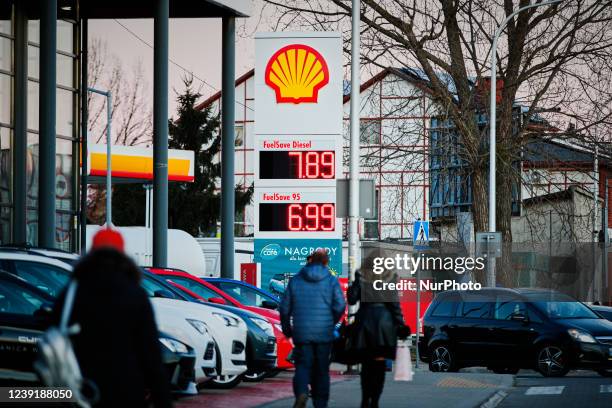 Shell Advertise Shell Advertising Photos and Premium High Res Pictures - Getty Images