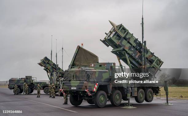 March 2022, Schleswig-Holstein, Schwesing: Ready-for-combat "Patriot" anti-aircraft missile systems of the Bundeswehr's anti-aircraft missile...