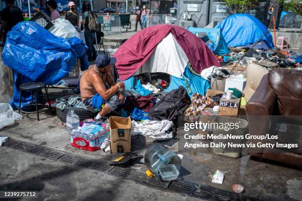 A Homeless Homeless Encampment Photos and Premium High Res Pictures - Getty Images