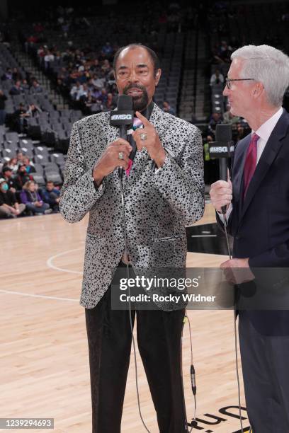 Kings Color Commentator Mike Breen Announcer Photos and Premium High Res Pictures - Getty Images
