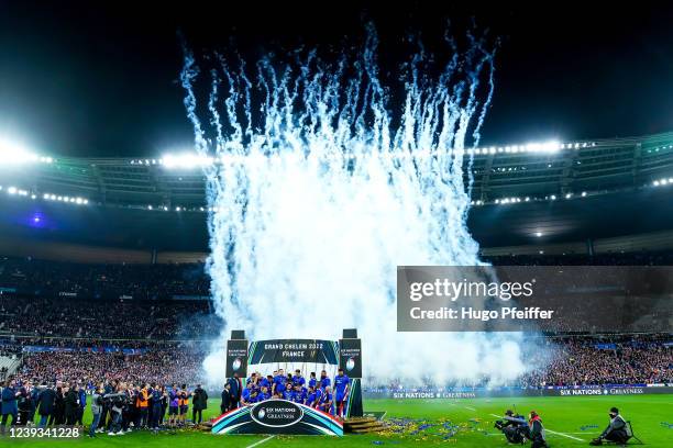 Team of France celebrates with trophy during the Guinness Six Nations match between France and England at Stade de France on March 19, 2022 in Paris,...