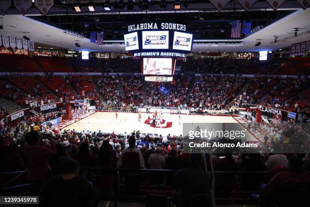 The Oklahoma Sooners and IUPUI Jaguars before the first round of the 2022 NCAA Women's Basketball Tournament held at the Lloyd Noble Center on March...
