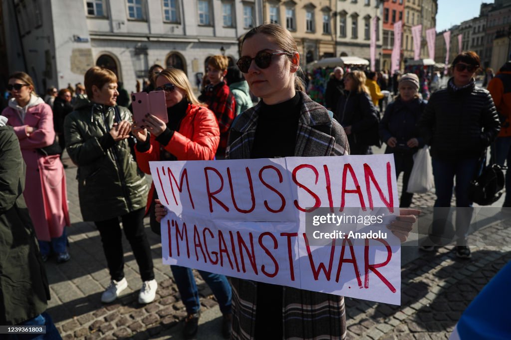 Russians protest in Krakow against attacks in Ukraine