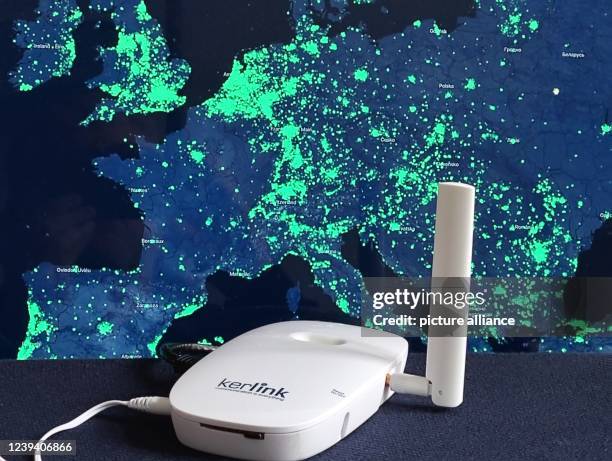 Helium Map Network Coverage Map Photos and Premium High Res Pictures - Getty Images
