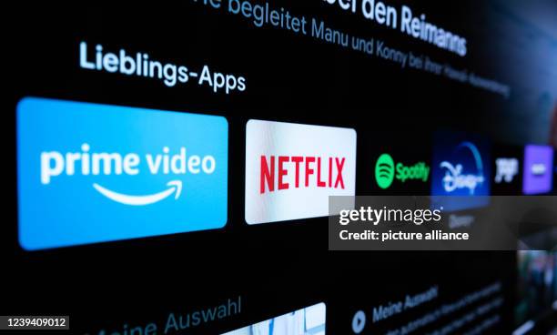 March 2022, Baden-Wuerttemberg, Rottweil: A TV in an apartment shows various streaming services . Photo: Silas Stein/dpa