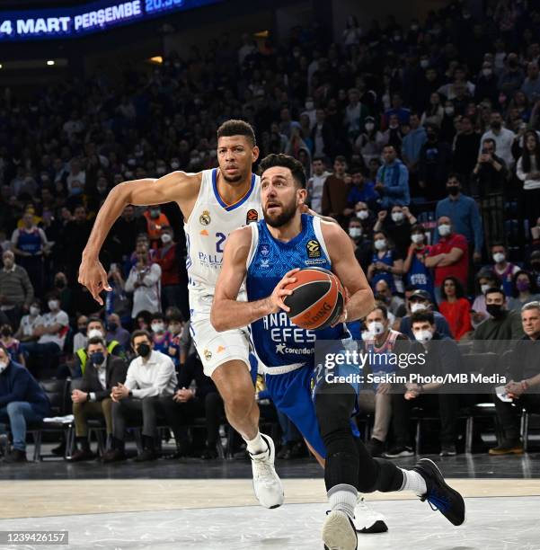 Vasilije Micic of Anadolu Efes Istanbul and Walter Tavares of Real Madrid in action during the Turkish Airlines EuroLeague Regular Season Round 31...