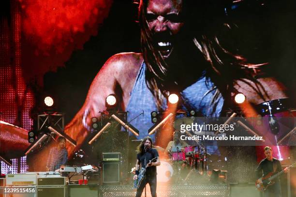 Dave Grohl and Taylor Hawkins of the Foo Fighters perform during day three of Lollapalooza Chile 2022 at Parque Bicentenario Cerrillos on March 20,...