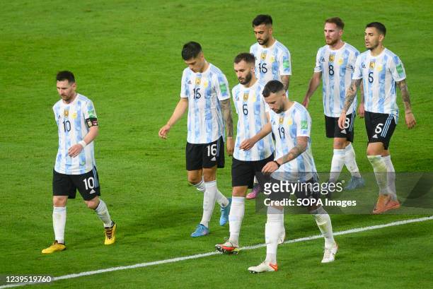Lionel Messi and Argentina team players seen during the FIFA World Cup Qatar 2022 qualification match between Argentina and Venezuela at Estadio...