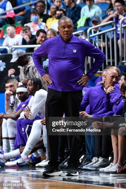 Head Coach Alvin Gentry of the Sacramento Kings looks on during the game against the Orlando Magic on March 26, 2022 at Amway Center in Orlando,...