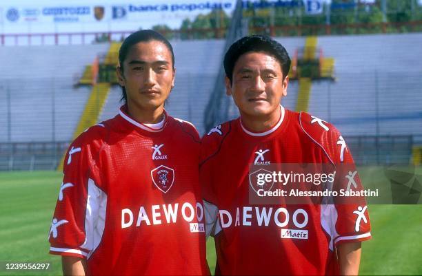 Ahn Jung-hwan and Ma Mingyu of Perugia pose for photo during the Serie A 2000-01 Italy.