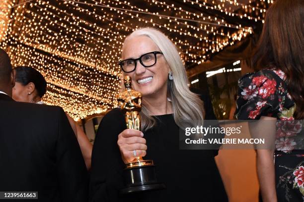 New Zealand Director Jane Campion poses with the award for Directing "The Power Of The Dog" at the 94th Annual Academy Awards Governors Ball in...