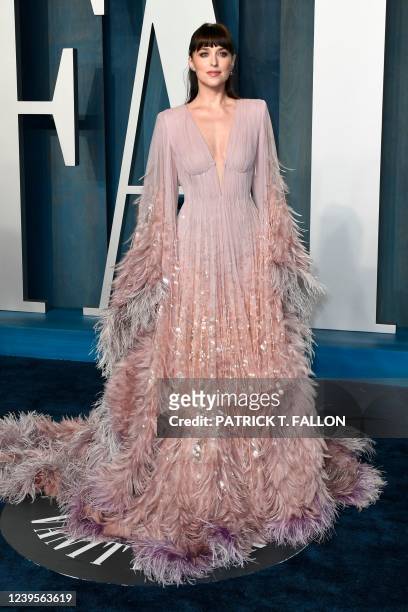 Actress Dakota Johnson attends the 2022 Vanity Fair Oscar Party following the 94th Oscars at the The Wallis Annenberg Center for the Performing Arts...