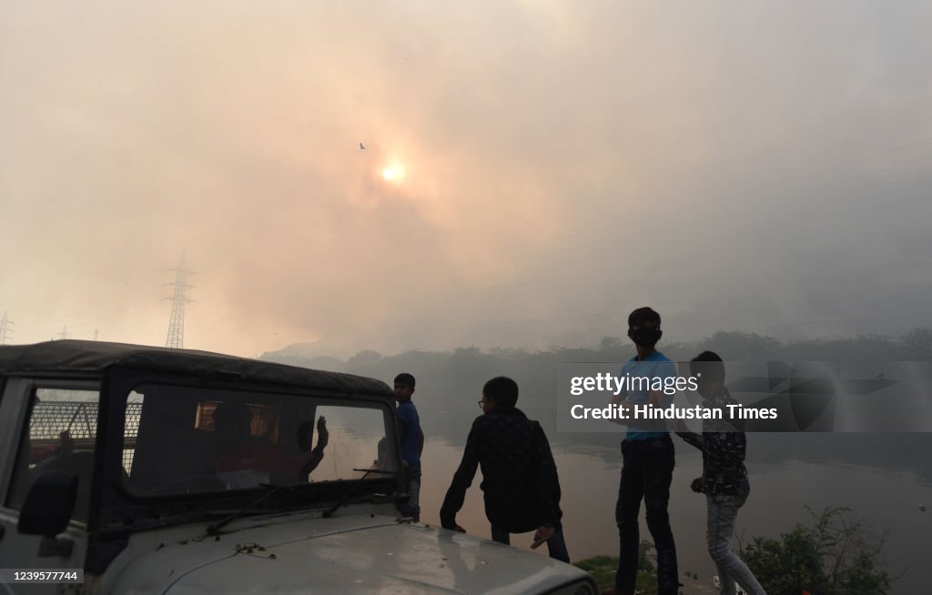 Massive Blaze Breaks Out At Ghazipur Landfill Site In Delhi