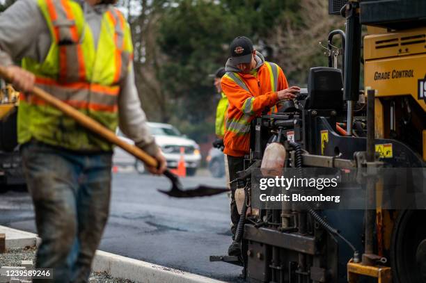 Road Construction Crew Photos and Premium High Res Pictures - Getty Images