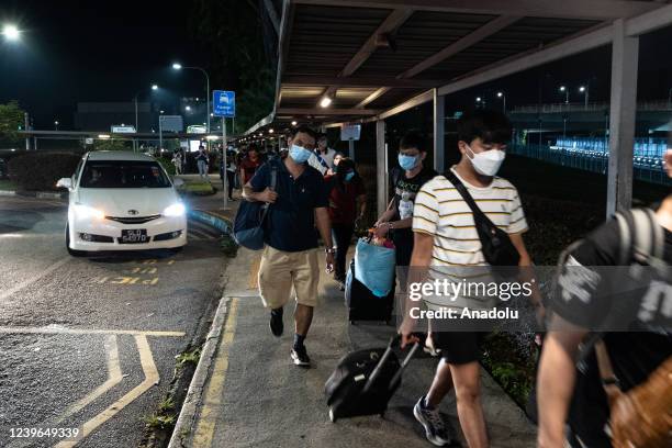 Checkpoint Sg Woodlands Train Checkpoint Photos and Premium High Res Pictures - Getty ...