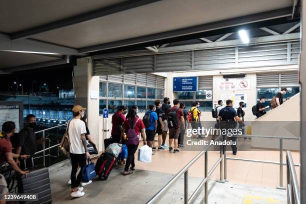 Checkpoint Sg Woodlands Train Checkpoint Photos and Premium High Res Pictures - Getty ...