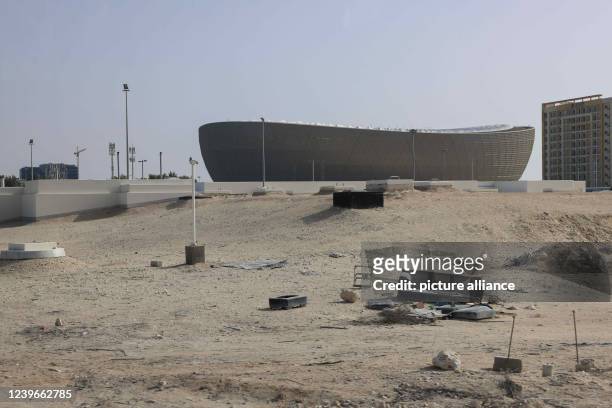 April 2022, Qatar, Lusail: An exterior view of the "Lusail Iconic Stadium" in Lusail near Doha, taken during a media tour. The draw for the 2022...