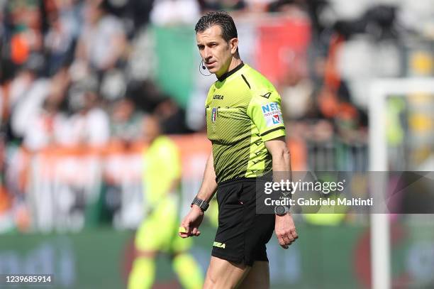 Daniele Doveri referee looks on during the Serie A match between Spezia Calcio and Venezia FC at Stadio Alberto Picco on April 2, 2022 in La Spezia,...