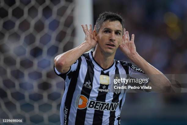 Nacho Fernández of Atletico Mineiro celebrates after scoring the second goal of their team during a match between Atletico Mineiro and Cruzeiro as...