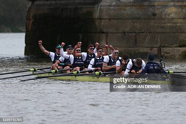 Oxford Bridge Rowing Oxford Rowing Team Photos and Premium High Res Pictures - Getty Images