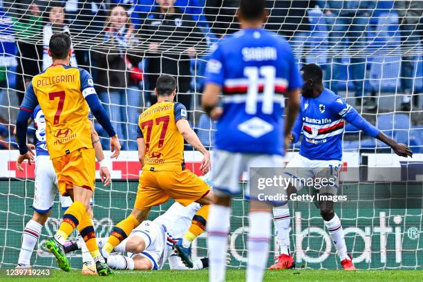 Henrikh Mkhitarian of Roma scores a goal during the Serie A match between UC Sampdoria and AS Roma at Stadio Luigi Ferraris on April 3, 2022 in...