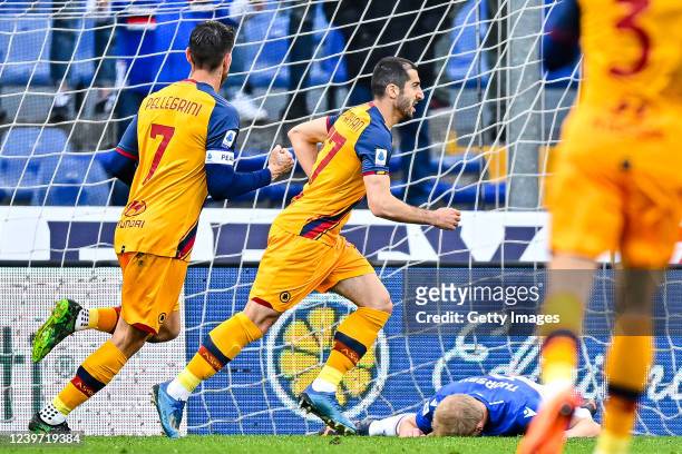 Henrikh Mkhitarian of Roma celebrates with his team-mate Lorenzo Pellegrini after scoring a goal during the Serie A match between UC Sampdoria and AS...