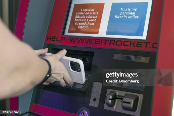 62 Qr Code Scan Atm Stock Photos, High-Res Pictures, and Images - Getty ...