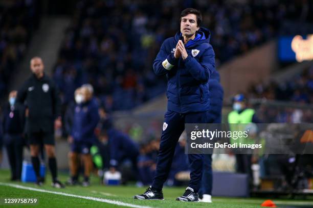 Head Coach Mario Silva of Santa Clara gestures during the Liga Portugal Bwin match between FC Porto and CD Santa Clara at Estadio do Dragao on April...
