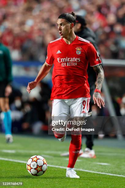 Darwin Nunez of SL Benfica controls the ball during the UEFA Champions League Quarter Final Leg One match between SL Benfica and Liverpool FC at...