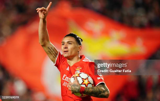 Darwin Nunez of SL Benfica celebrates after scoring a goal during the Quarter Final Leg One - UEFA Champions League match between SL Benfica and...