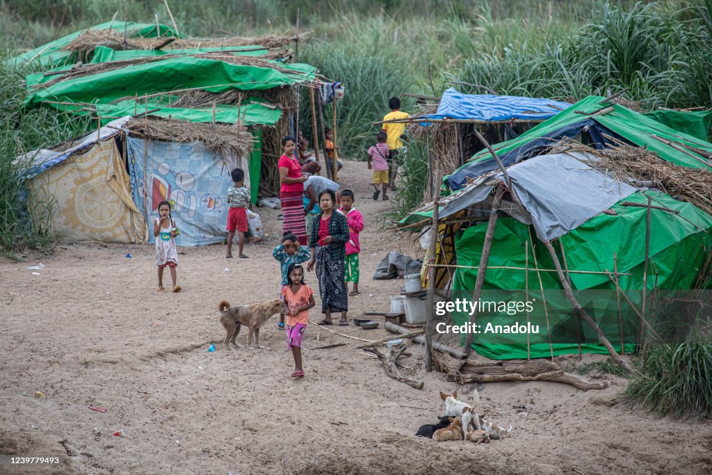Karen and Burmese refugees in Mae Sot, Thailand