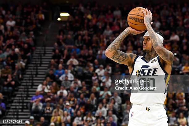 Jordan Clarkson of the Utah Jazz shoots during the first half of a game against the Oklahoma City Thunder at Vivint Smart Home Arena on April 06,...