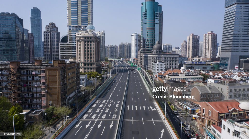 Shanghai Lockdown Risks Becoming Biggest Crisis of Xis Tenure