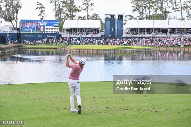 Cameron Smith of Australia hits a shot on the 17th hole during the final round of THE PLAYERS Championship on THE PLAYERS Stadium Course at TPC...