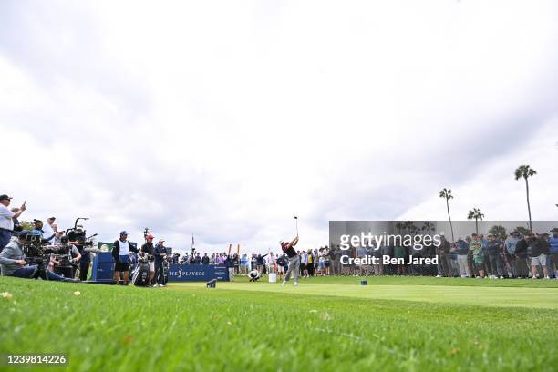 Tom Hoge tees off on the first hole during the final round of THE PLAYERS Championship on THE PLAYERS Stadium Course at TPC Sawgrass on March 14 in...