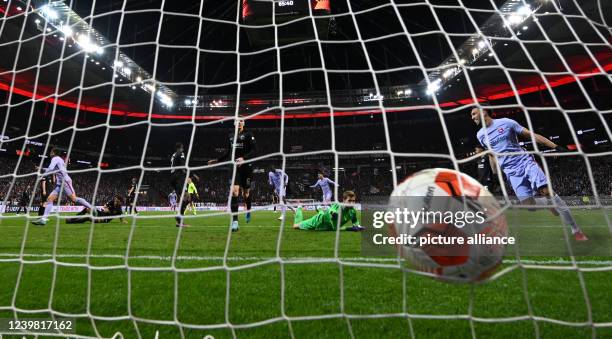 April 2022, Hessen, Frankfurt/M.: Soccer: Europa League, Eintracht Frankfurt - FC Barcelona, quarterfinals, first leg at Deutsche Bank Park....