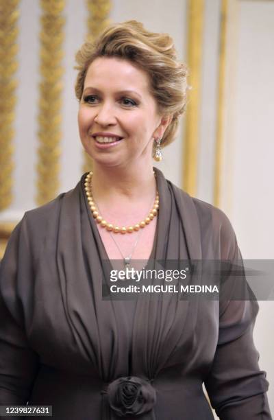 Russian president Dmitry Medvedev's wife Svetlana Medvedeva arrives for a dinner with their French counterparts on March 2, 2010 at the Elysee palace...