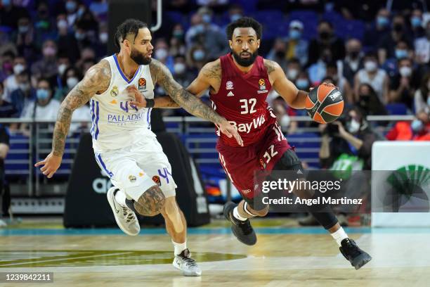 Darrun Hilliard, #32 of FC Bayern Munich is challenged by Jeffery Taylor, #44 of Real Madrid during the Turkish Airlines EuroLeague Regular Season...