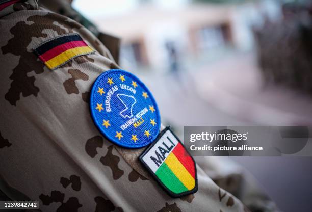 April 2022, Mali, Bamako: German soldiers from the European Union Training Mission Mali wait for the German Minister of Defense in Bamako, Mali. The...