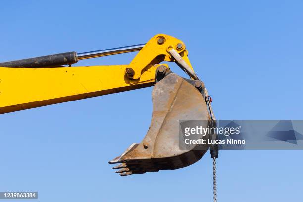 bulldozer bucket - vehicle scoop stock pictures, royalty-free photos & images