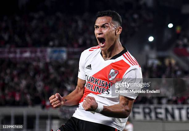 Marcelo Herrera of River Plate celebrates after scoring the fourth goal of his team during a match between River Plate and Argentinos Juniors as part...