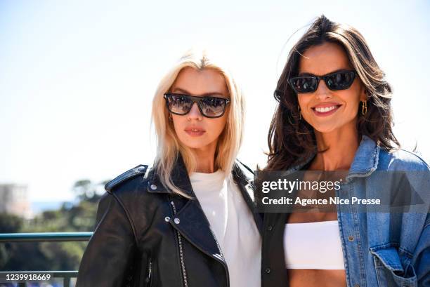 The top models Stelle MAXWELL and Izabel GOULART during the Day One - Rolex Monte-Carlo Masters 1000 at Monte Carlo on April 11, 2022 in Monaco,...