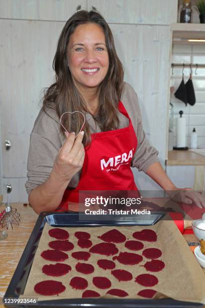 Dana Schweiger bakes dog biscuit with Mera petfood at Sturmfreie Bude on April 11, 2022 in Hamburg, Germany.