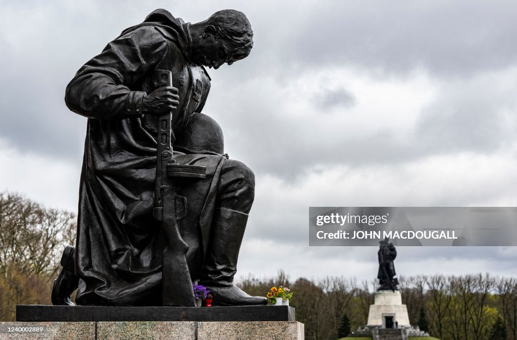 GERMANY-RUSSIA-UKRAINE-CONFLICT-MONUMENT-MEMORIAL