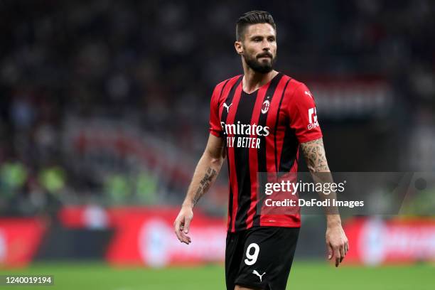 Olivier Giroud of AC Milan looks on during the Serie A match between AC Milan and Genoa CFC at Stadio Giuseppe Meazza on April 15, 2022 in Milan,...