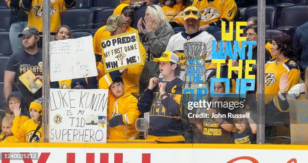 Preds Fan Nashville Predators Fans Photos and Premium High Res Pictures - Getty ...