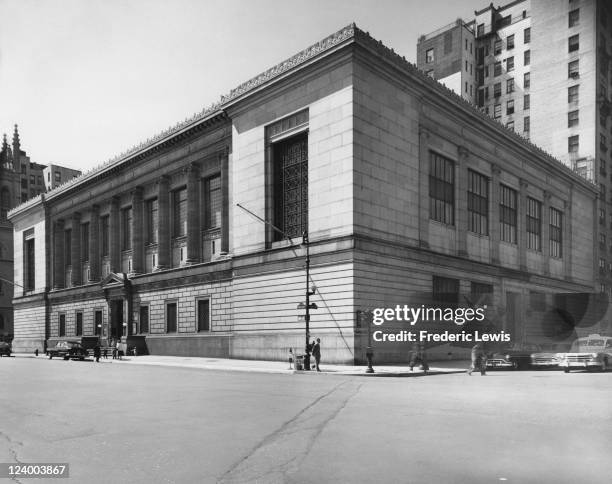 The New York Historical Society building on Central Park West in Manhattan, New York City, circa 1950.